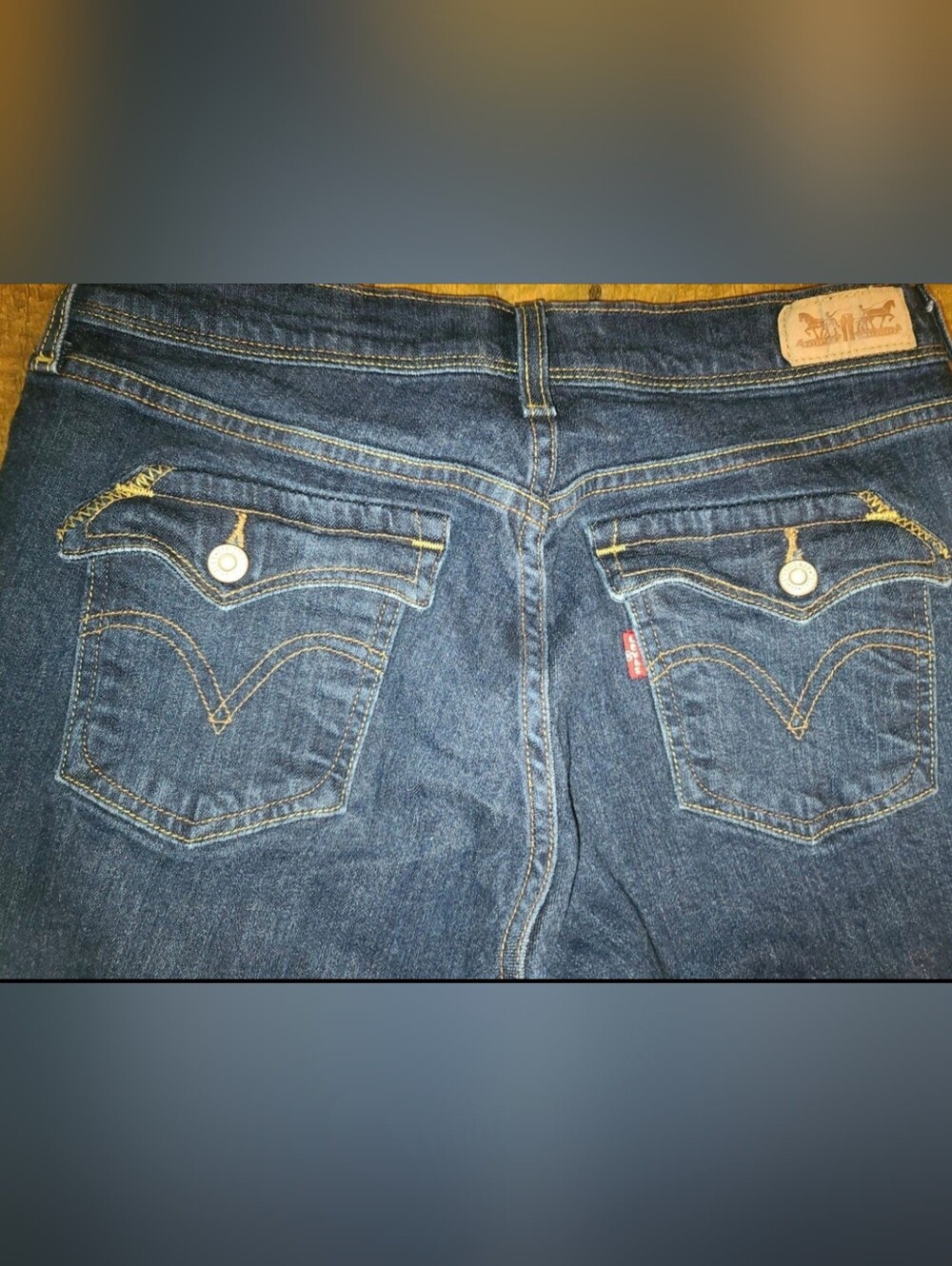 Levi's jeans  515 boot cut  women's 5 M. Great condition. Cute back pockets